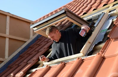 Pose de fenêtres de toit Velux au Gué-de-Velluire